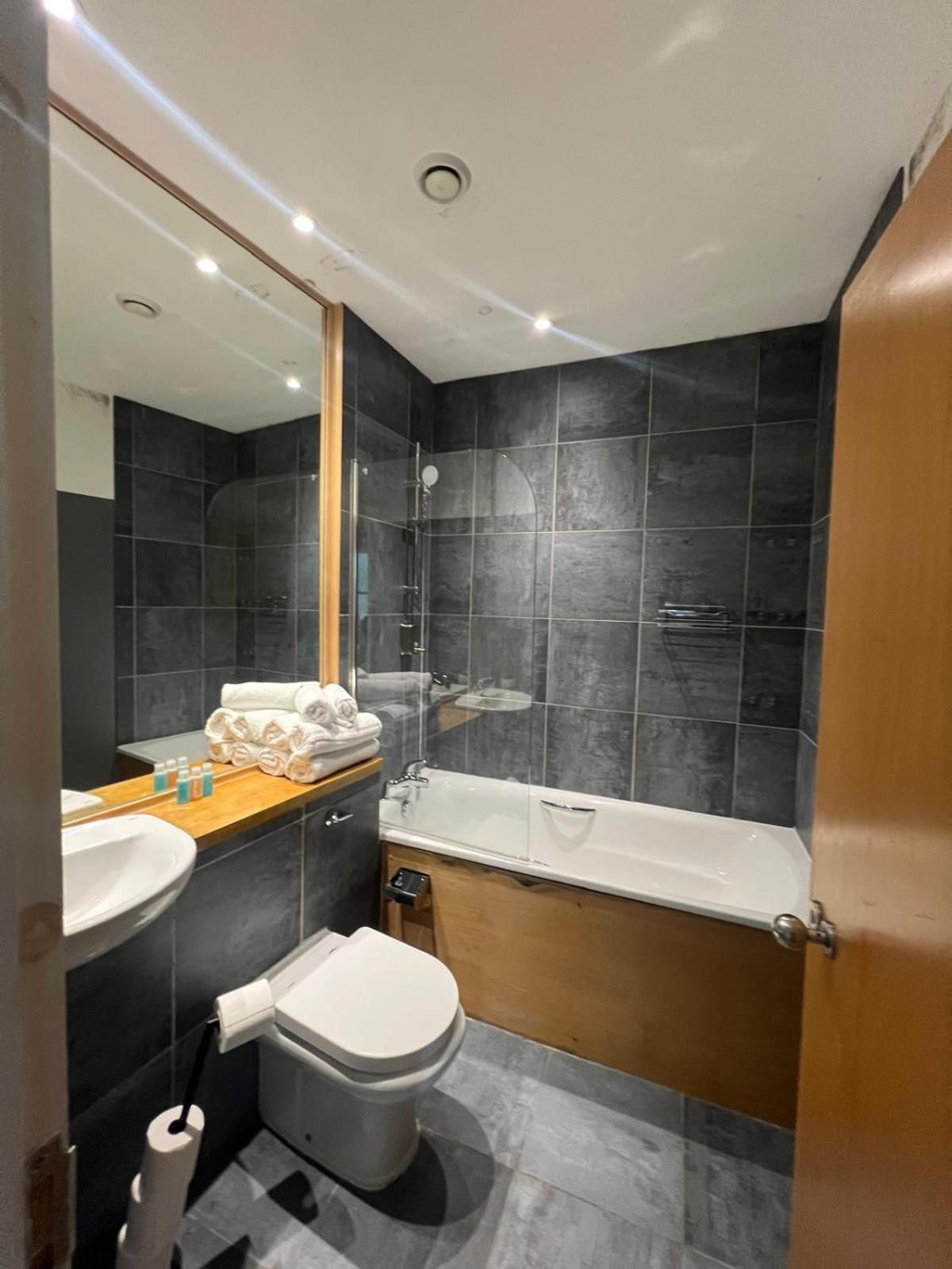 Super Prime City Centre Modern 3 Bed Apartment ليفربول المظهر الخارجي الصورة